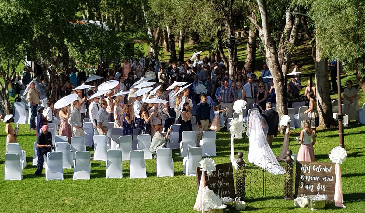 a beautiful wedding at Broadwater, outdoors